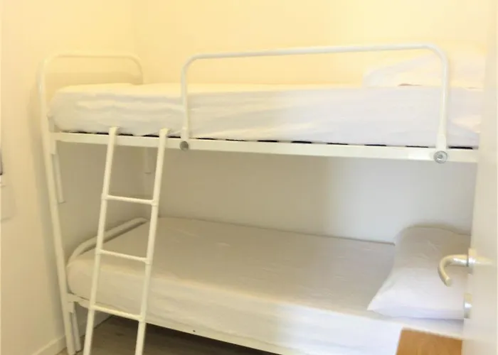 Bright Flat With Pool-beahost Apartment